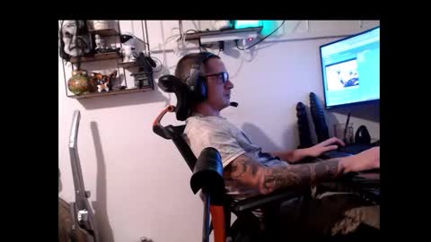 Snapshot of hotkinkytat chatting on December 8, 2024, 5:29 am hotkinkytat online show from December 8, 2024, 5:29 am