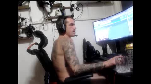 Snapshot of hotkinkytat chatting on January 1, 2025, 7:09 am hotkinkytat online show from January 1, 2025, 7:09 am