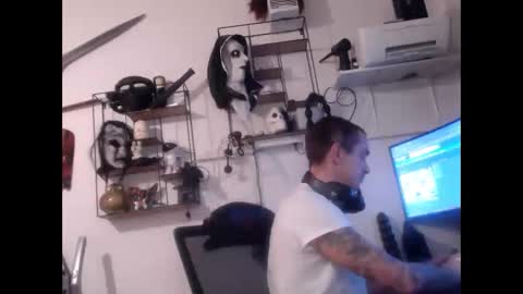 Snapshot of hotkinkytat chatting on February 18, 2025, 11:19 pm hotkinkytat online show from February 18, 2025, 11:19 pm