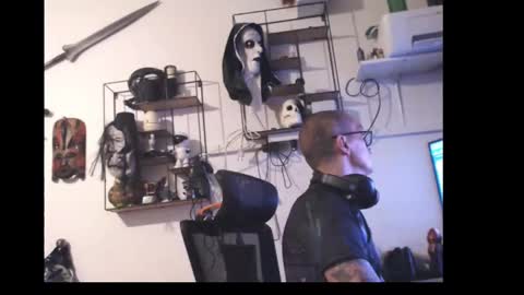 hotkinkytat online show from April 14, 2026, 6:58 pm