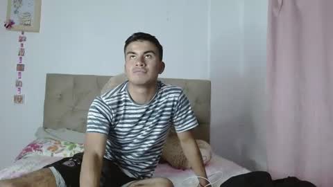 SG LoveCam online show from June 19, 2026, 12:37 am