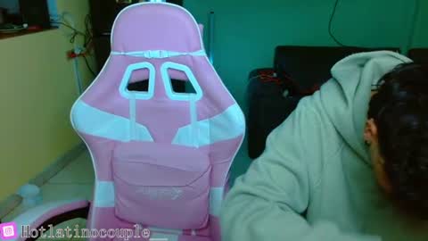 Snapshot of hotlatinocouple__ chatting on June 27, 2026, 4:17 am Eevee Zoro online show from June 27, 2026, 4:17 am