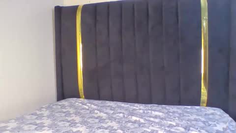 hotleen997564 online show from February 4, 2026, 9:48 am