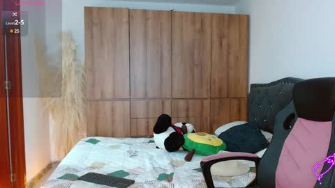 Snapshot of hotmathewv chatting on December 6, 2024, 10:52 pm mathew online show from December 6, 2024, 10:52 pm