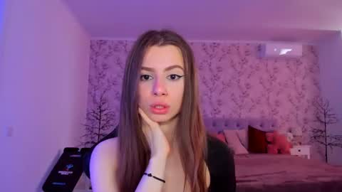 Snapshot of hotmolly_ chatting on June 19, 2026, 9:46 am hotmolly_ online show from June 19, 2026, 9:46 am
