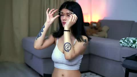 Molly online show from June 29, 2026, 4:52 am