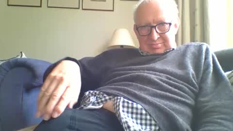 hotmuff99 online show from October 23, 2025, 12:37 pm