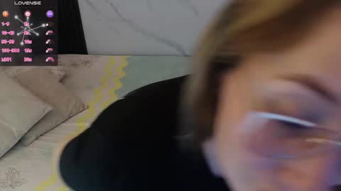 Sussy Bloom  online show from February 11, 2026, 9:20 pm