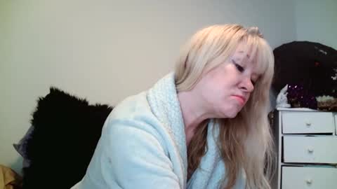 hotpepperose online show from February 7, 2025, 5:07 pm