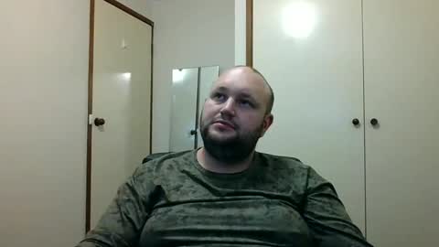 Snapshot of hotrodder323 chatting on December 8, 2024, 2:39 am hotrodder323 online show from December 8, 2024, 2:39 am