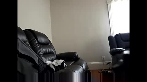 hotrox6942 online show from April 13, 2026, 8:25 pm