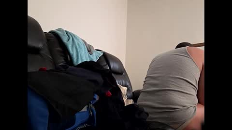 hotrox6942 online show from April 14, 2026, 10:54 am