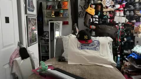 hotstuff775616 online show from February 18, 2026, 2:40 am