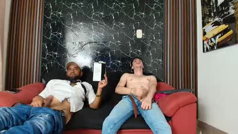 Snapshot of hott_asses chatting on February 19, 2025, 2:33 am hott_asses online show from February 19, 2025, 2:33 am