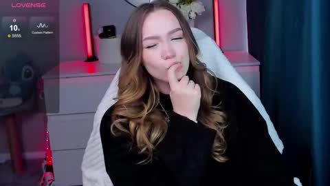 Snapshot of hottease_pvt chatting on October 8, 2025, 7:28 am hello Im Eva online show from October 8, 2025, 7:28 am