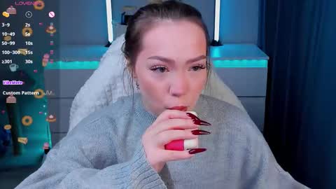 hello Im Eva online show from February 10, 2026, 8:51 am