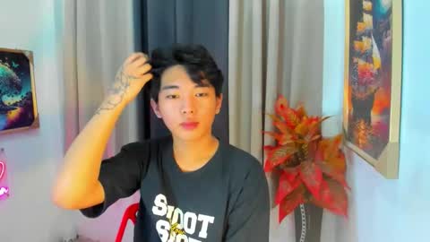 hottestloues online show from March 17, 2026, 11:46 am