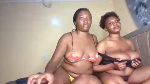 Snapshot of hottie_amor chatting on September 19, 2025, 7:54 am AMOR online show from September 19, 2025, 7:54 am