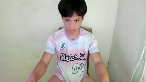 hottie_migs online show from June 10, 2026, 12:11 am