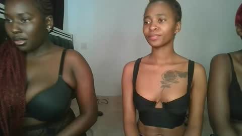 Snapshot of hottie_mistie chatting on April 27, 2026, 8:34 am hottie_mistie online show from April 27, 2026, 8:34 am
