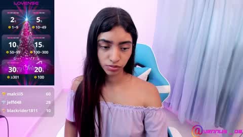 Snapshot of hottie_veronica chatting on December 23, 2024, 5:32 pm Veronica independent model online show from December 23, 2024, 5:32 pm