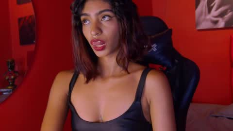 Snapshot of hottie_veronica chatting on May 1, 2026, 8:46 pm Veronica independent model online show from May 1, 2026, 8:46 pm