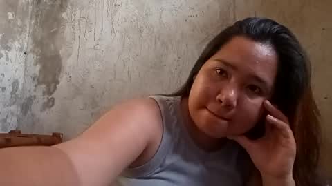 hottiecum27 online show from June 30, 2026, 12:00 am