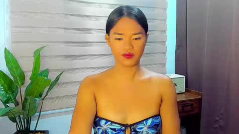 Snapshot of hottieelijah760282 chatting on September 16, 2025, 1:23 pm Maxine online show from September 16, 2025, 1:23 pm