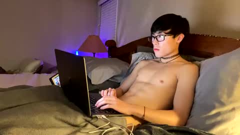 hottiewithabody101 online show from April 30, 2026, 8:57 pm