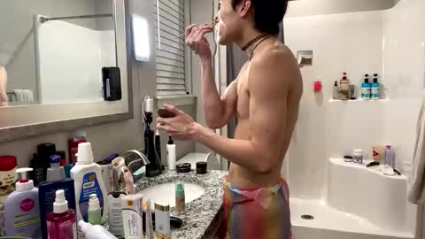 hottiewithabody101 online show from May 22, 2026, 1:17 pm