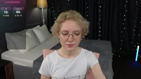 Snapshot of hottokori chatting on May 12, 2026, 5:37 am Kori online show from May 12, 2026, 5:37 am
