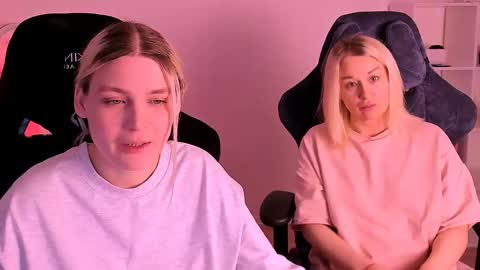 Nessie and Jessie online show from December 19, 2024, 6:45 am