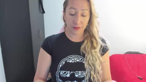 hottychrystal online show from February 12, 2026, 2:56 pm