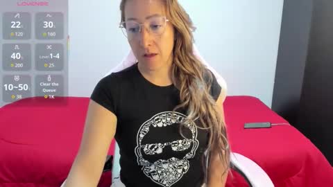 hottychrystal online show from March 26, 2026, 12:33 pm