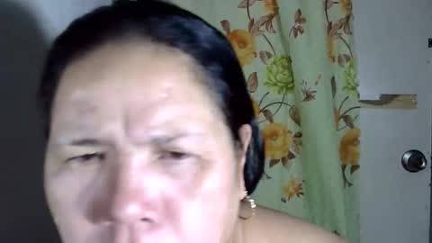 hottycrissy4u online show from April 28, 2026, 4:39 am