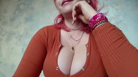 Snapshot of hotvany chatting on March 12, 2025, 1:40 pm Goddess of  Luv online show from March 12, 2025, 1:40 pm
