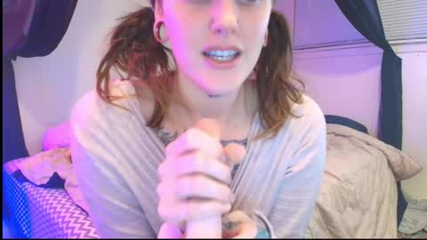 Snapshot of hotwetfreak chatting on December 4, 2025, 5:17 am Lili Vixen online show from December 4, 2025, 5:17 am