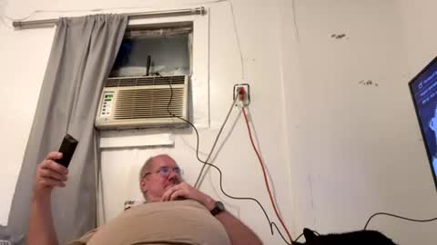 Snapshot of houseflipper chatting on July 21, 2026, 12:35 am houseflipper online show from July 21, 2026, 12:35 am