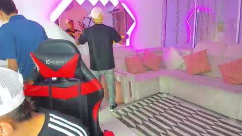 Snapshot of houseofwarrios chatting on November 20, 2025, 5:29 am we are Harry Jersi pablo and our mod talco online show from November 20, 2025, 5:29 am