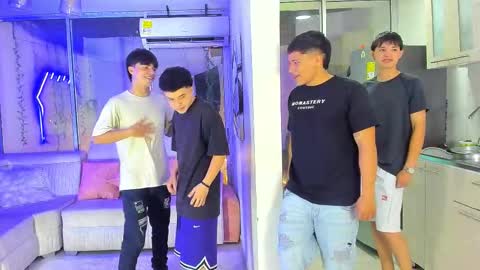 Snapshot of houseofwarrios chatting on January 8, 2026, 5:43 am we are Harry Jersi pablo and our mod talco online show from January 8, 2026, 5:43 am