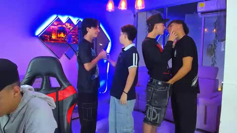 Snapshot of houseofwarrios chatting on February 26, 2026, 5:39 am we are Harry Jersi pablo and our mod talco online show from February 26, 2026, 5:39 am