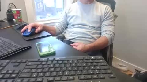 hoverday online show from December 2, 2025, 5:08 pm