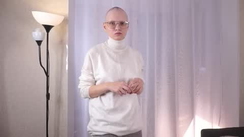 Snapshot of howdy_baldy chatting on October 27, 2025, 6:06 am Eva online show from October 27, 2025, 6:06 am