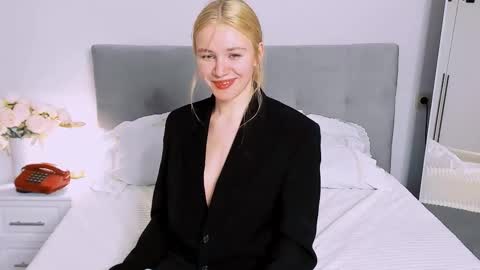 Snapshot of howimeturmum chatting on November 5, 2025, 4:18 pm ash. see u on sunday online show from November 5, 2025, 4:18 pm