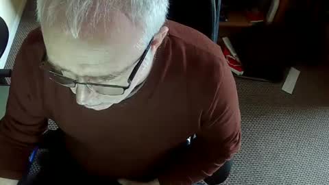 Snapshot of hrnysteve chatting on December 31, 2024, 11:53 am hrnysteve online show from December 31, 2024, 11:53 am