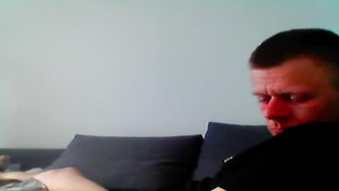 hubikush22 online show from April 9, 2026, 3:17 pm