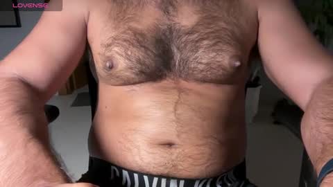 Snapshot of huge_moth chatting on September 28, 2025, 8:03 pm huge_moth online show from September 28, 2025, 8:03 pm