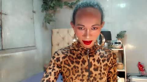hugecock_caramel online show from April 30, 2026, 11:38 am