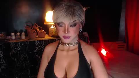 Snapshot of hugecockchristine chatting on July 17, 2026, 1:01 am Christine online show from July 17, 2026, 1:01 am