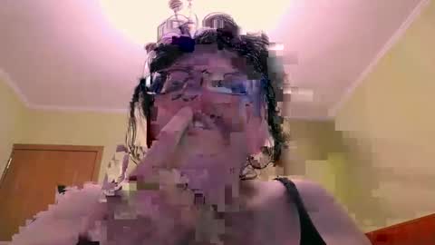 Snapshot of hugetitsxxx chatting on December 12, 2024, 7:04 pm HugeTitsXXX online show from December 12, 2024, 7:04 pm